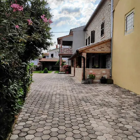 Apartman Memic 100m Od Mora *