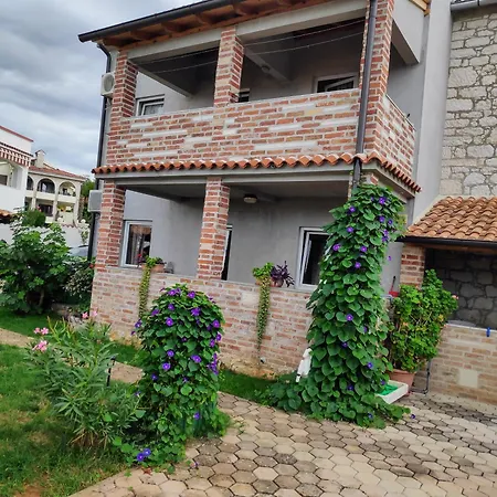 Appartamento Memic 100m Od Mora *
