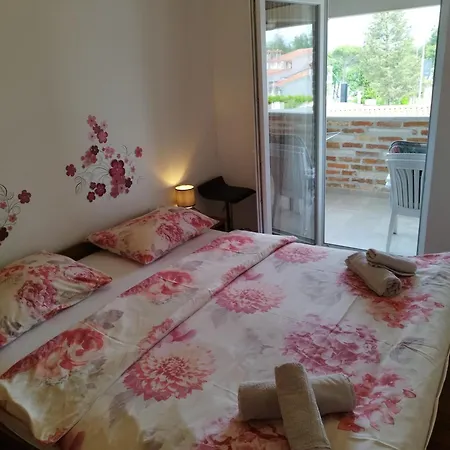 Appartamento Memic 100m Od Mora