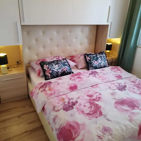 Memic 100m Od Mora Appartamento Porec