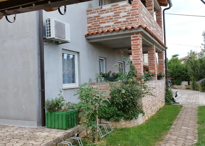 Memic 100m Od Mora Apartmán *