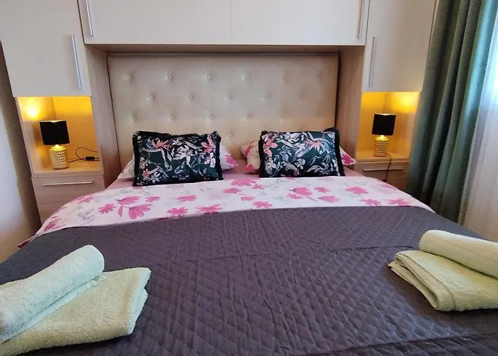 Memic 100m Od Mora ポレッチ