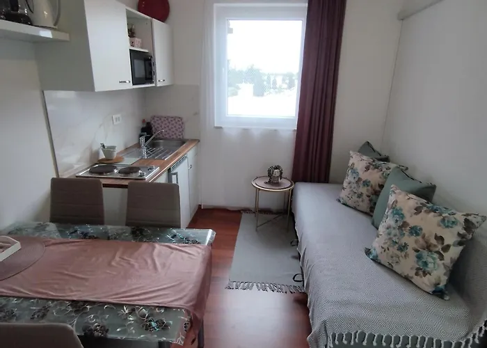 アパート Memic 100m Od Mora *