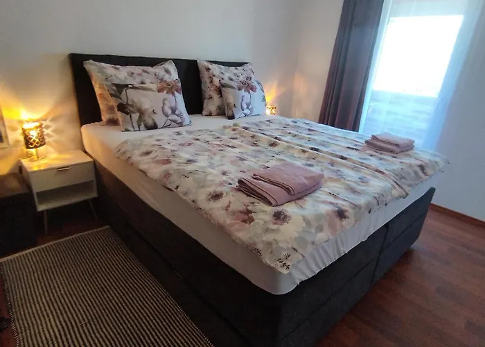 Memic 100m Od Mora * ポレッチ