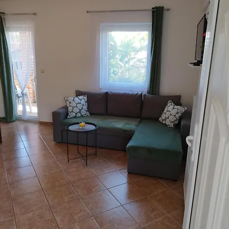 Memic 100m Od Mora Apartman