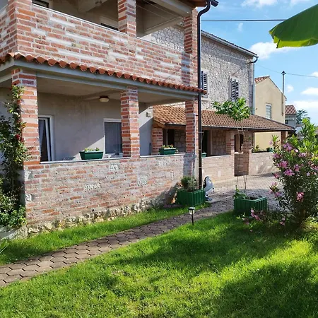 Memic 100m Od Mora Apartman