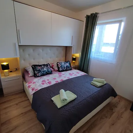 Apartman Memic 100m Od Mora *