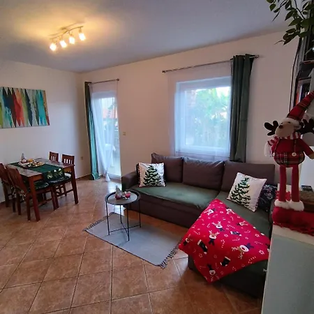 Memic 100m Od Mora Apartman Porec