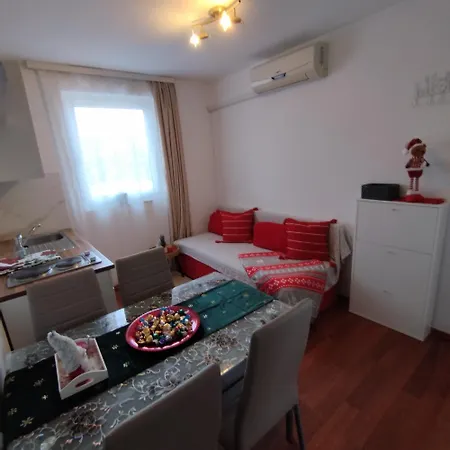 Memic 100m Od Mora Poreč