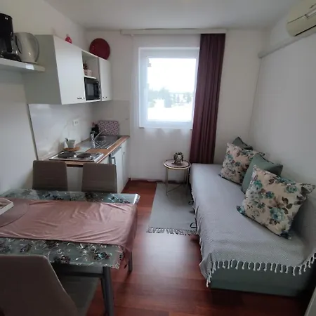 Apartman Memic 100m Od Mora *