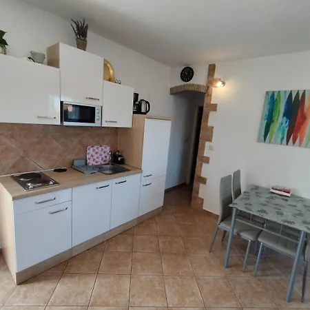 Memic 100m Od Mora Διαμέρισμα *