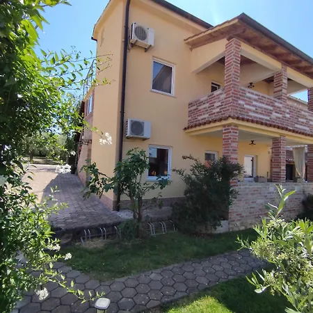 Memic 100m Od Mora Appartamento Porec
