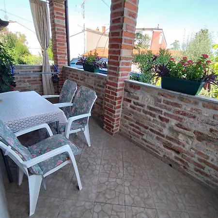 Memic 100m Od Mora * Porec