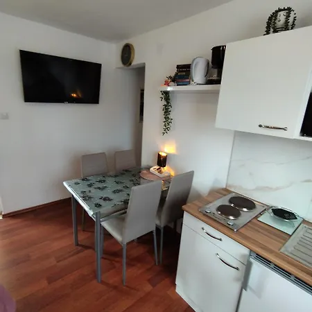 Memic 100m Od Mora Appartamento Porec