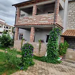 Διαμέρισμα Memic 100m Od Mora *