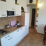 Memic 100m Od Mora Διαμέρισμα Πόρετς