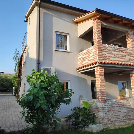 Διαμέρισμα Memic 100m Od Mora
