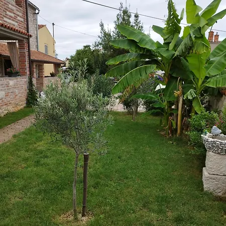 Memic 100m Od Mora Apartamento