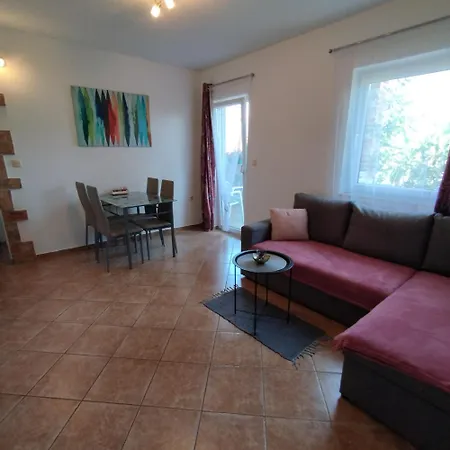 Memic 100m Od Mora Διαμέρισμα *